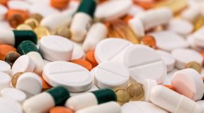Pénuries de médicaments – Devant la responsabilité criante des laboratoires, les pouvoirs publics doivent sortir de leur complaisance